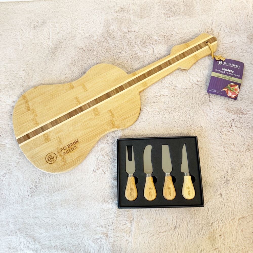 NWT Ukulele Shaped Bamboo Cutting Board with Cheese Knives CFG Bank Arena